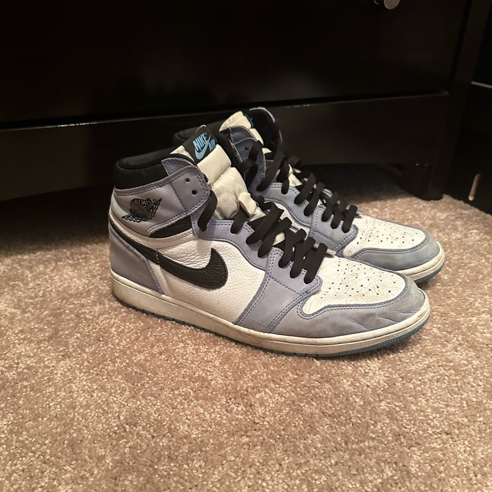 Jordan 1 mid university blue